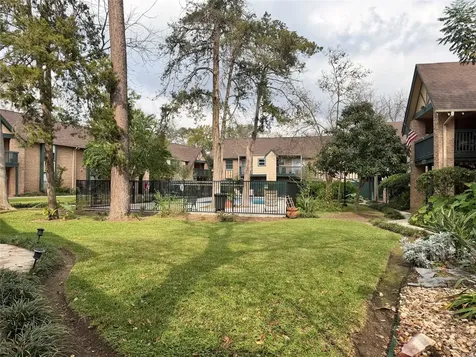 8225 Kingsbrook Road 116 Houston TX 77024
