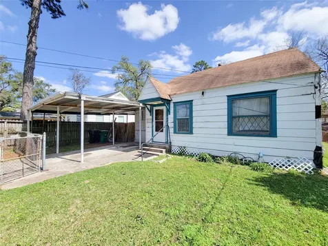 4110 Beggs Street Houston TX 77009