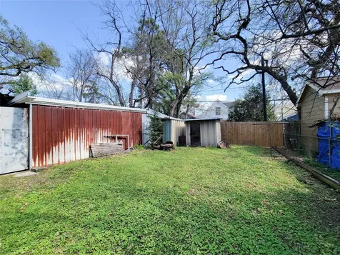 4110 Beggs Street Houston TX 77009