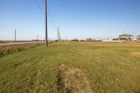 1002 & 1016 Paisley Street Gilchrist TX 77617