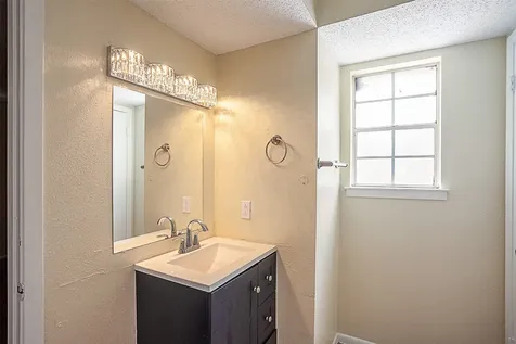4150 Crow Road 10 Beaumont TX 77706