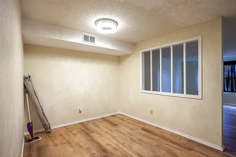 4150 Crow Road 10 Beaumont TX 77706