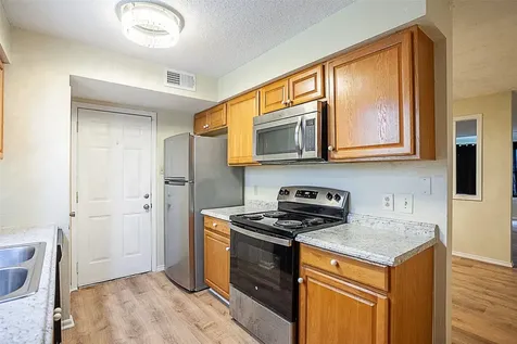 4150 Crow Road 10 Beaumont TX 77706