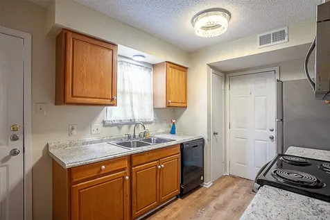 4150 Crow Road 10 Beaumont TX 77706