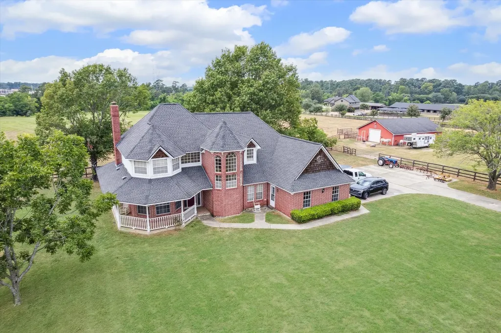 2 Heritage Lane Magnolia TX 77354