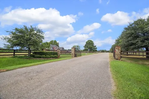 2 Heritage Lane Magnolia TX 77354