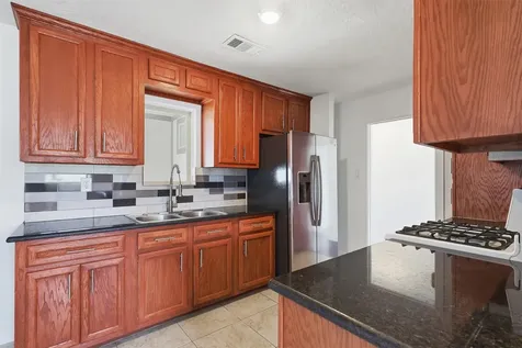 407 Meters Street Houston TX 77020