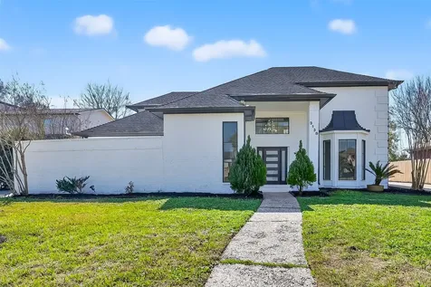 3138 Country Club Boulevard Stafford TX 77477