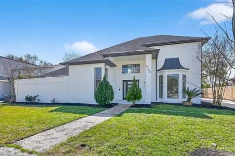 3138 Country Club Boulevard Stafford TX 77477