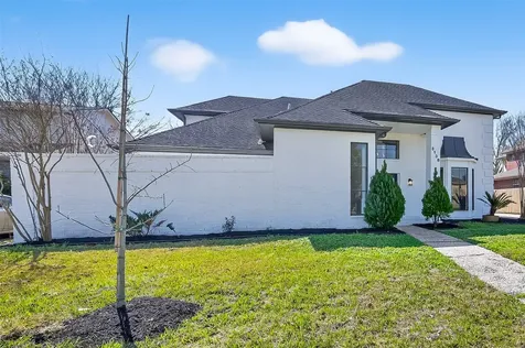 3138 Country Club Boulevard Stafford TX 77477