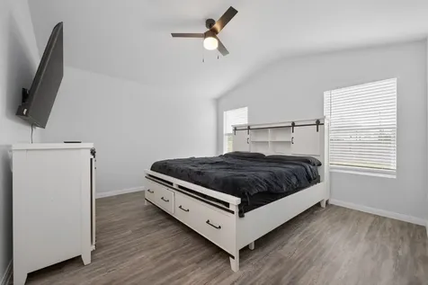 72 Road 51028 Cleveland TX 77327