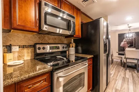 3525 Sage Road 913 Houston TX 77056