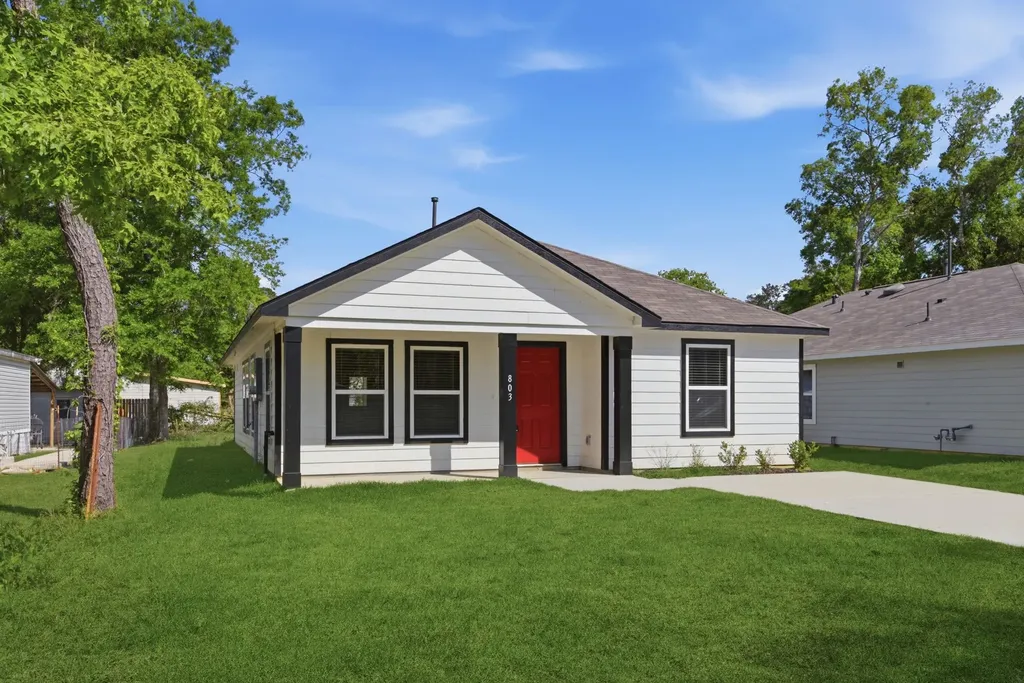 803 Jefferson Avenue Cleveland TX 77327