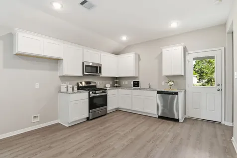 803 Jefferson Avenue Cleveland TX 77327