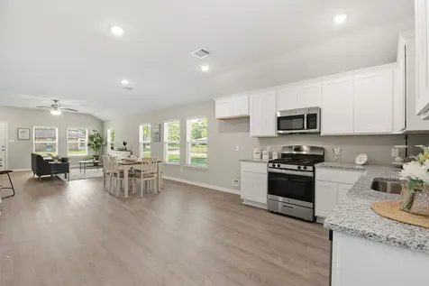 803 Jefferson Avenue Cleveland TX 77327