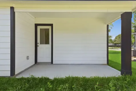 803 Jefferson Avenue Cleveland TX 77327