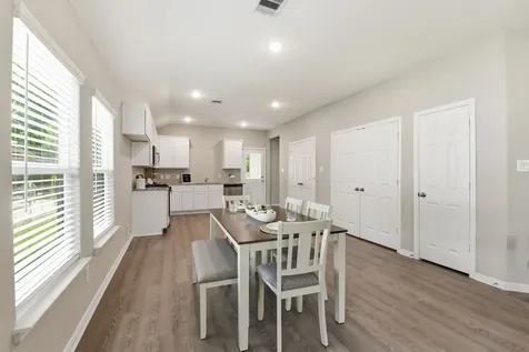 803 Jefferson Avenue Cleveland TX 77327