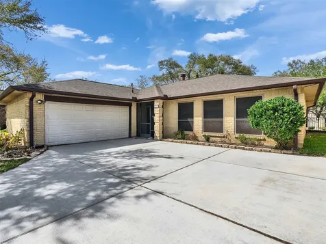 2819 Poplar Creek Lane Pearland TX 77584