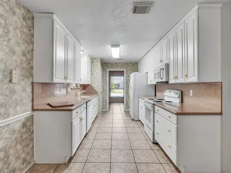 2819 Poplar Creek Lane Pearland TX 77584