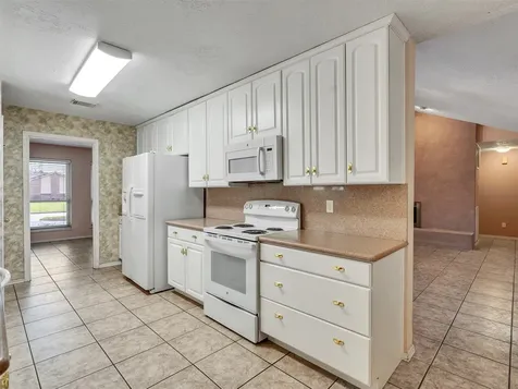 2819 Poplar Creek Lane Pearland TX 77584