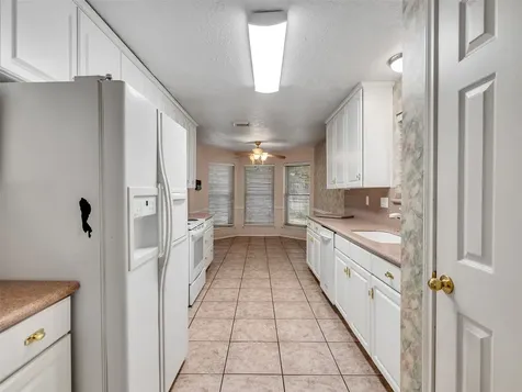 2819 Poplar Creek Lane Pearland TX 77584