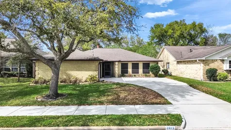2819 Poplar Creek Lane Pearland TX 77584
