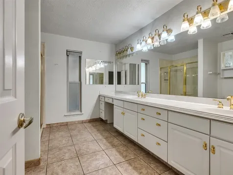 2819 Poplar Creek Lane Pearland TX 77584