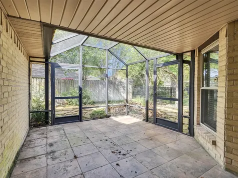 2819 Poplar Creek Lane Pearland TX 77584