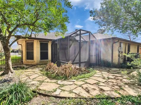 2819 Poplar Creek Lane Pearland TX 77584