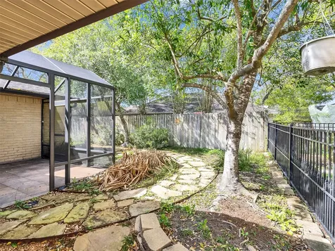 2819 Poplar Creek Lane Pearland TX 77584