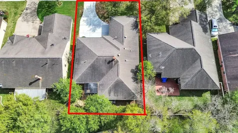 2819 Poplar Creek Lane Pearland TX 77584
