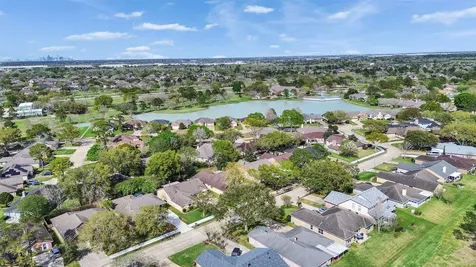 2819 Poplar Creek Lane Pearland TX 77584