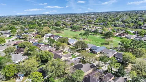 2819 Poplar Creek Lane Pearland TX 77584