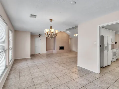 2819 Poplar Creek Lane Pearland TX 77584