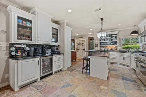 1395 Ford Avenue Dayton TX 77535