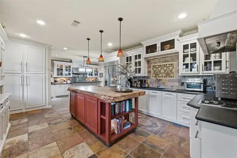 1395 Ford Avenue Dayton TX 77535