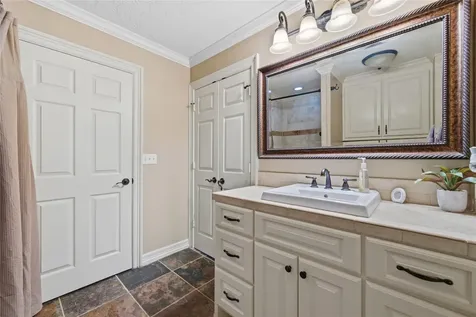 1395 Ford Avenue Dayton TX 77535
