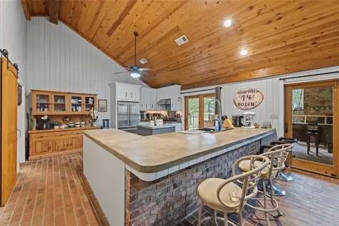 1395 Ford Avenue Dayton TX 77535