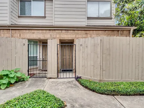 1829 Augusta Drive 10 Houston TX 77057