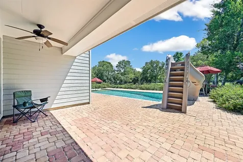 1412 Hollier Road Friendswood TX 77546