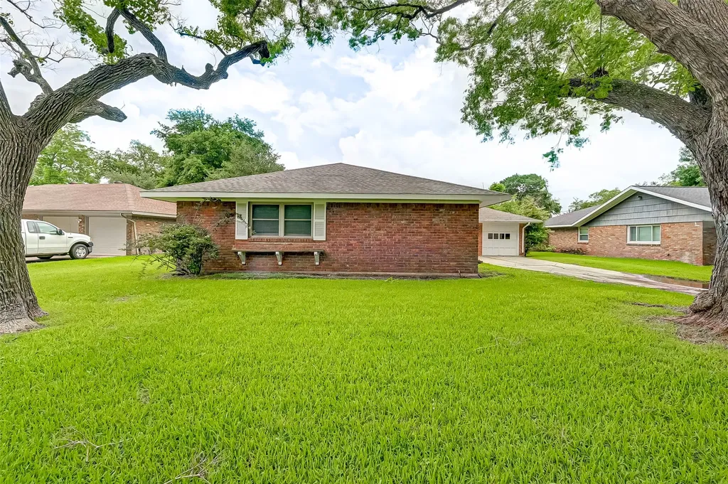 6119 Reamer Street Houston TX 77074