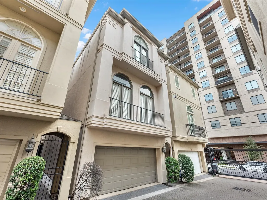 107 Dennis Street Houston TX 77006