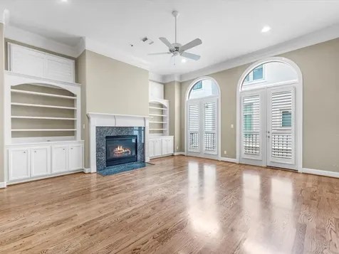 107 Dennis Street Houston TX 77006