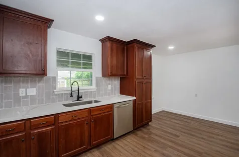 1323 S Beauregard Street Alvin TX 77511