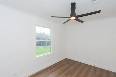 1323 S Beauregard Street Alvin TX 77511