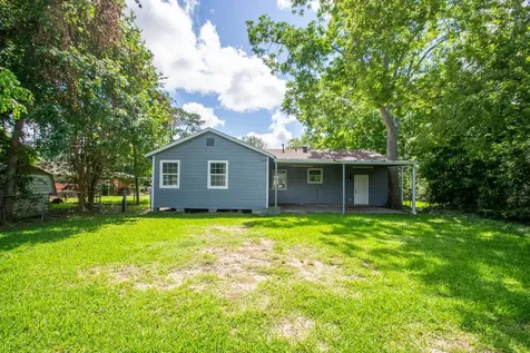 1323 S Beauregard Street Alvin TX 77511