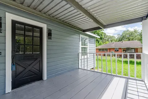 1323 S Beauregard Street Alvin TX 77511