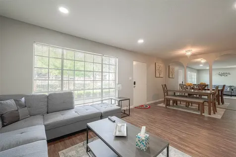 2121 Fountain View Drive 15 Houston TX 77057