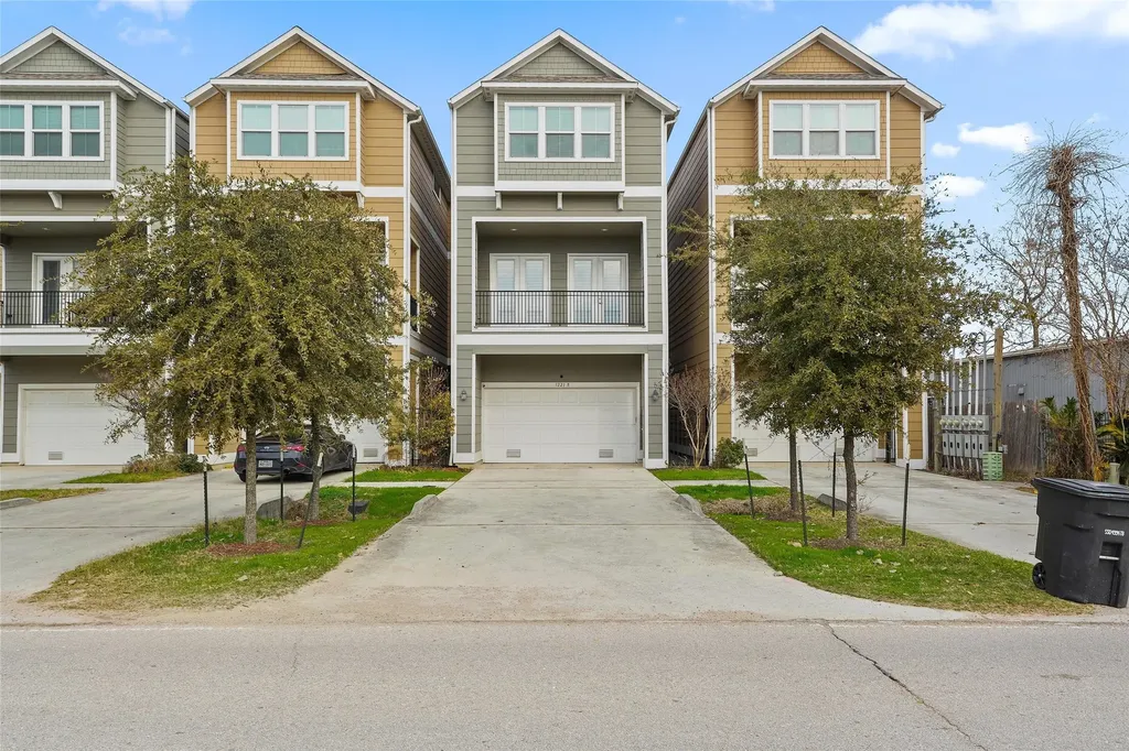 1221 W 19th Street B Houston TX 77008