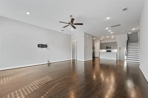 1221 W 19th Street B Houston TX 77008
